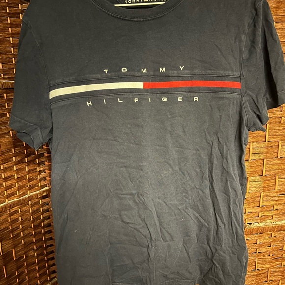 3 Small Tommy Hilfiger Tee shirts - Picture 5 of 6